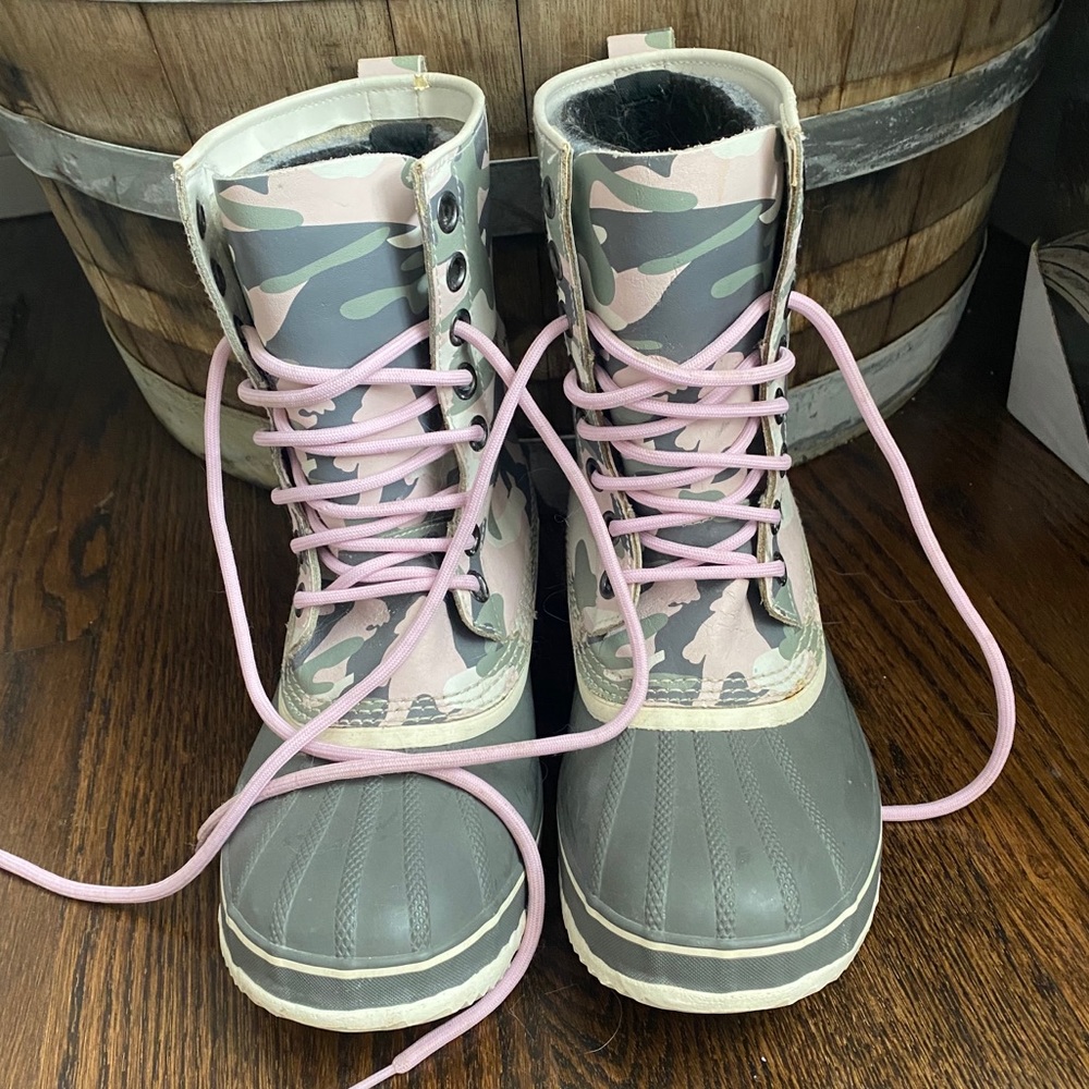 Sorel pink camo winter boots